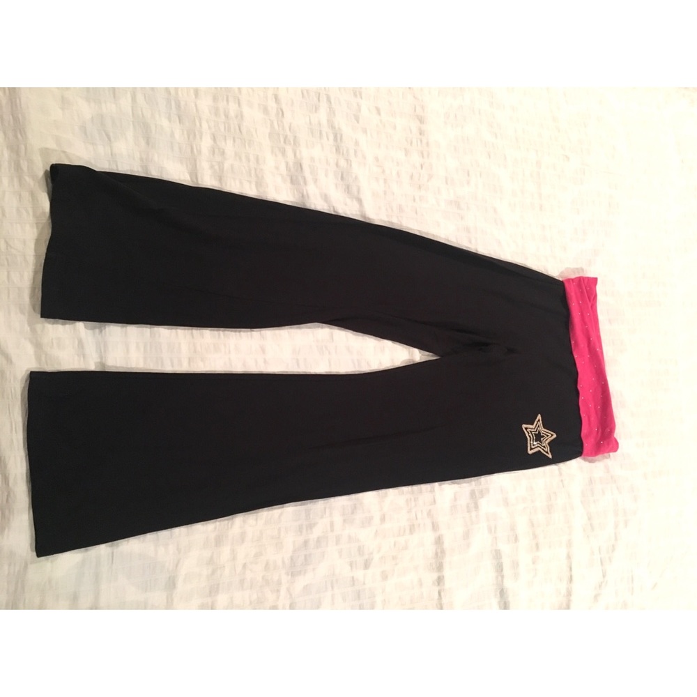 Black yoga pants